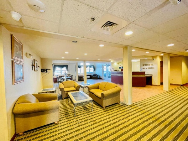 WELCOME INN & SUITES image 10