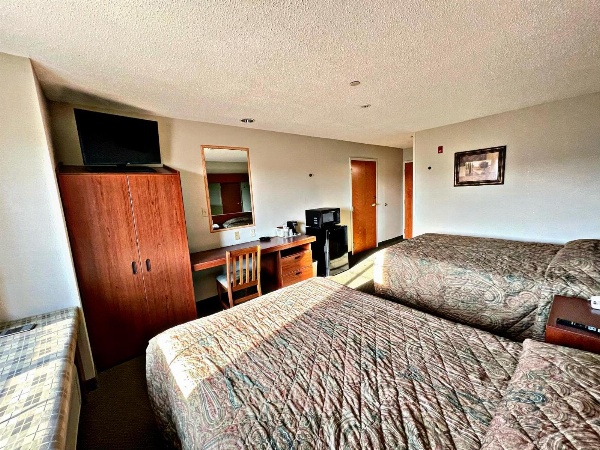 WELCOME INN & SUITES image 2