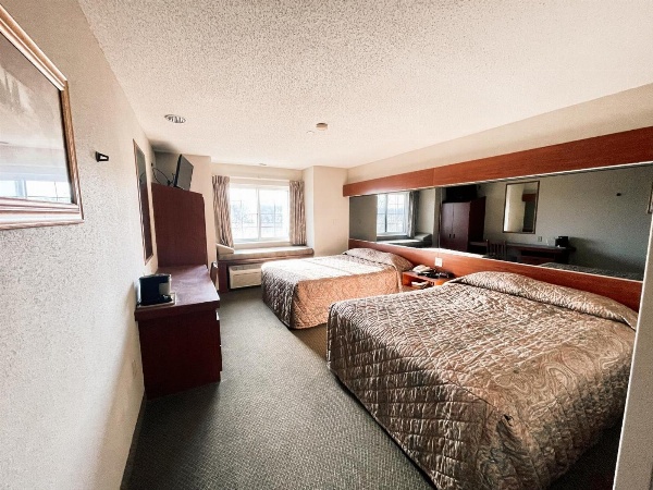 WELCOME INN & SUITES image 3