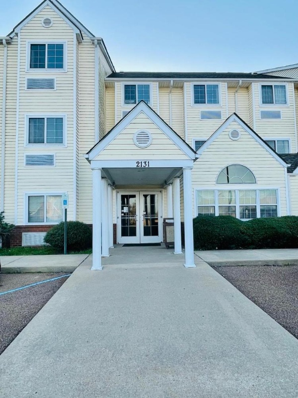 WELCOME INN & SUITES image 7